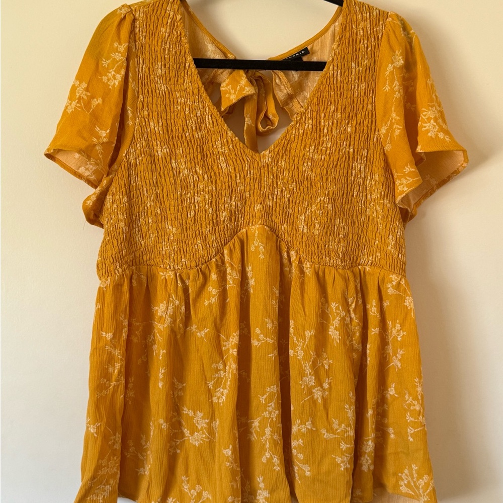 Floral Mustard Yellow Women's Top with Open Bow Back - Torrid size 1